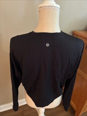 lululemon athletica Black Long-Sleeve Cropped Crew Top